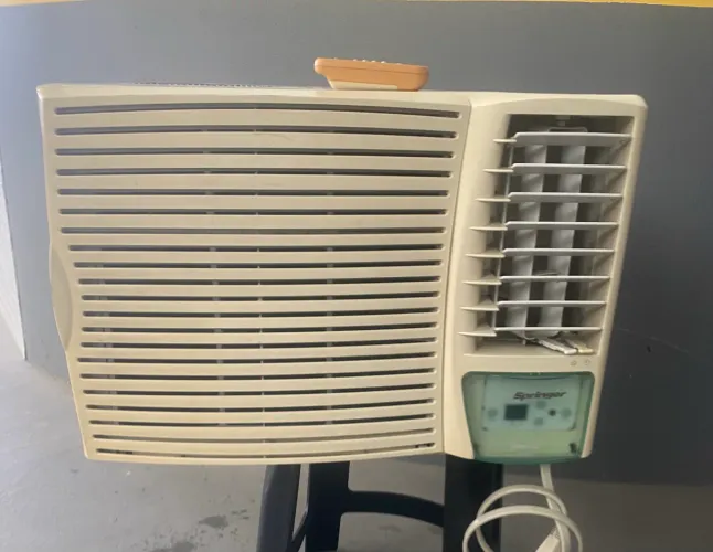 Ar condicionado Springer Silencia 12.000btus de janela
