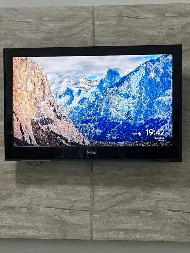 Tv Philco 32 com Chrome Cast (smart)