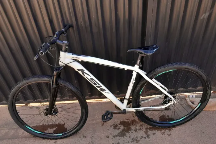 Bicicleta aro 29, tenho nota, só pegar e andar, não troco, retirada em águas lindas