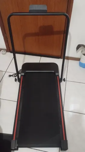 Esteira Ergonômica Dobrável (Usada Apenas 1 Vez - Estado de Nova!)