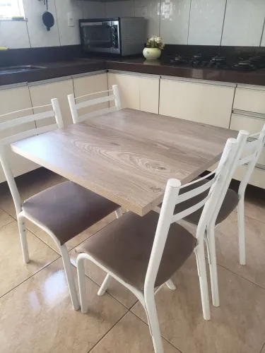 Mesa 4 cadeiras
