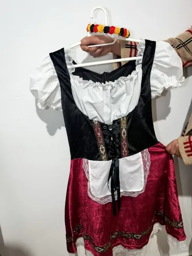 Vestido Típico Alemão / Oktoberfest (P ao M / 36 ao 40) + Arquinho de Flores