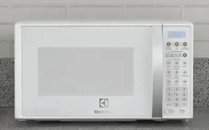 Vendo micro-ondas eletrolux 20 litros