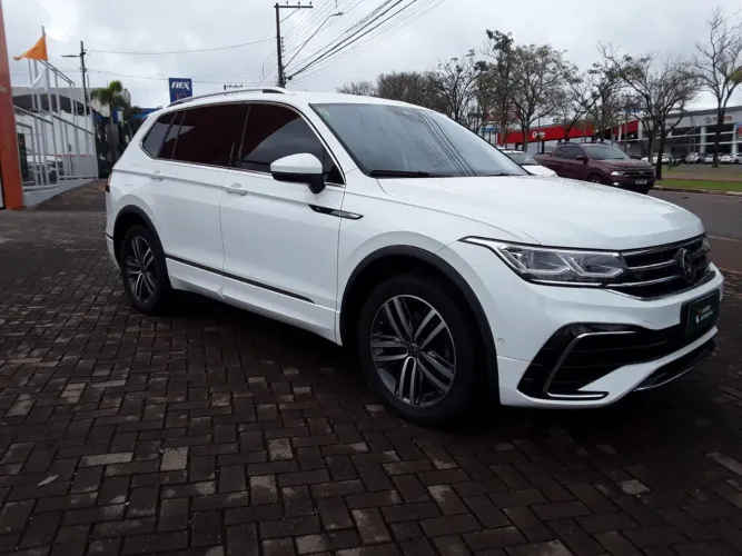 Volkswagen Tiguan Allspac R-line 300 TSI 2.0 2024