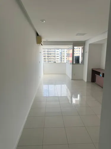 ALUGUEL: 133 m², 3 Quartos, 2 Vagas, Móveis Fixos, na Ponta Verde.