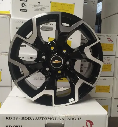 Jg Rodas S10 aro 22 (Novas) + 285/40R22 Pirelli (seminovo) - R$ 7.390,00