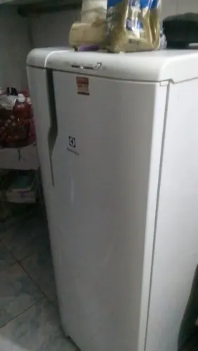 Vende - se geladeira
