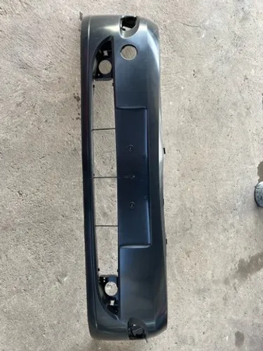 Pára-choque dianteiro focus 1998/ 2003 novo com pequeno reparo