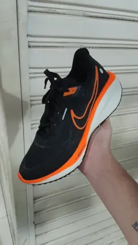Tênis Esportivo preto laranja
