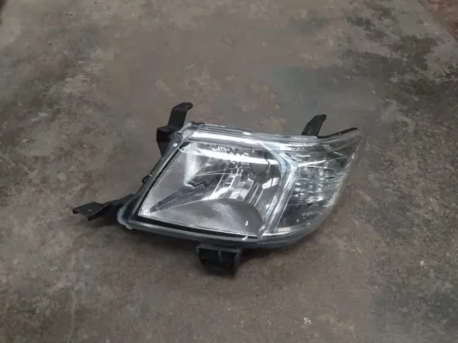 Farol Hilux 2012 2013 2014 2015