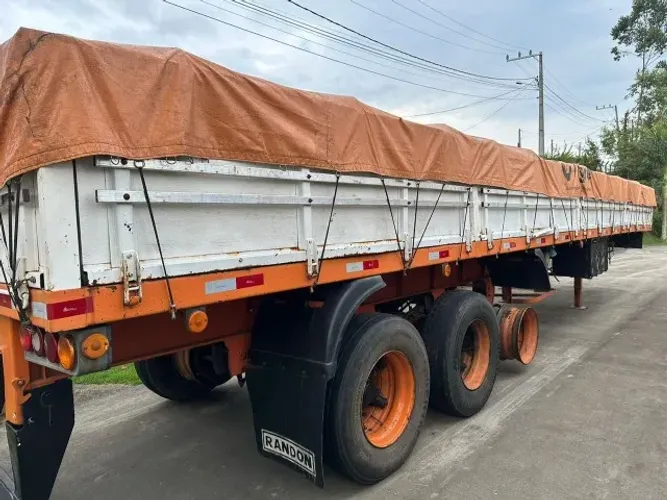 Carreta Randon Carga  seca  2007 com Bobineira