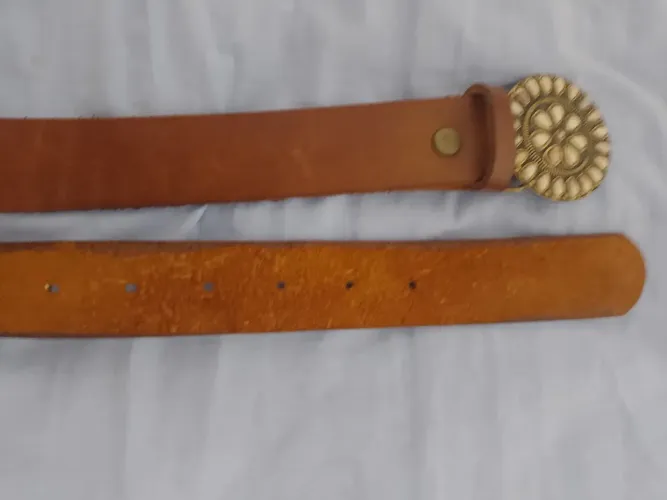 Cinto em couro 110 cm, com fivela removível 