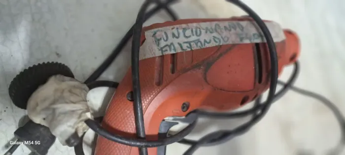 Furadeira/Parafusadeira Elétrica - Usada, não está funcionando