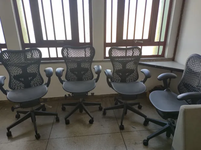 Cadeira de Escritório Herman Miller Mirra 2