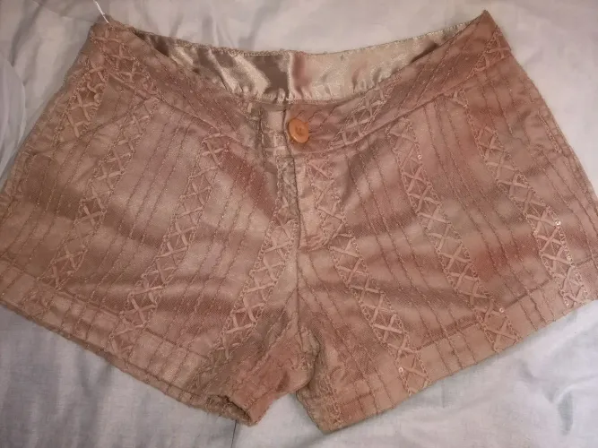 Short tecido brilhante -Semi novo