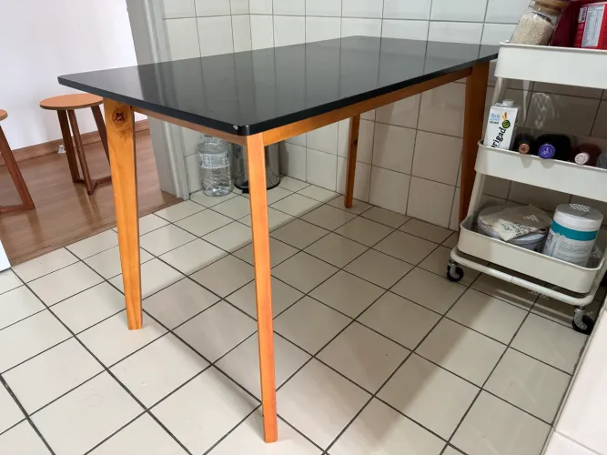 Mesa MDF preta 
