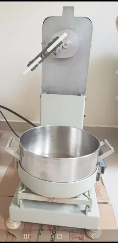 Batedeira Planetária Para Massa e Doces, Quente e Frio .