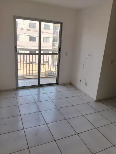 Alugo excelente apt com varanda no plaza norte $ 1.200,00