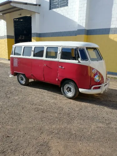 Kombi Corujinha - Ano 75 - motor, pneus e suspensão novos