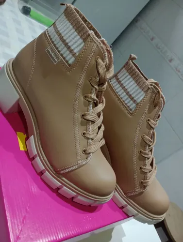 Bota Feminina Moleca 