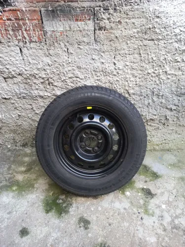 Pneu e roda aro 14 carros GM 4 furos 4/100