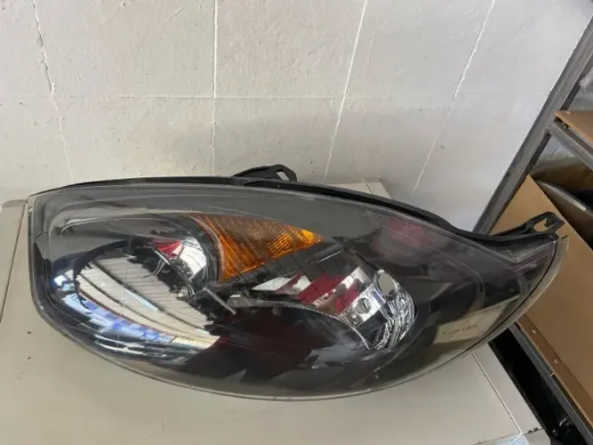 Farol Fiesta Rocam (lados/cores)