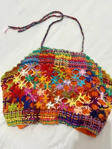 Top cropped de croche