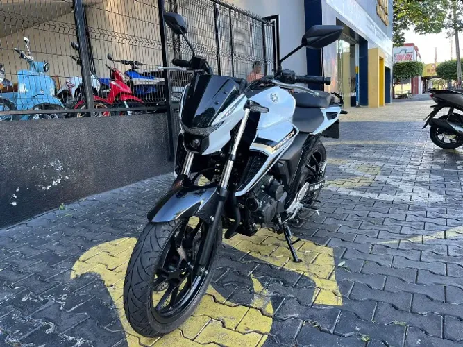 FZ25 250 Fazer Connected 2025
