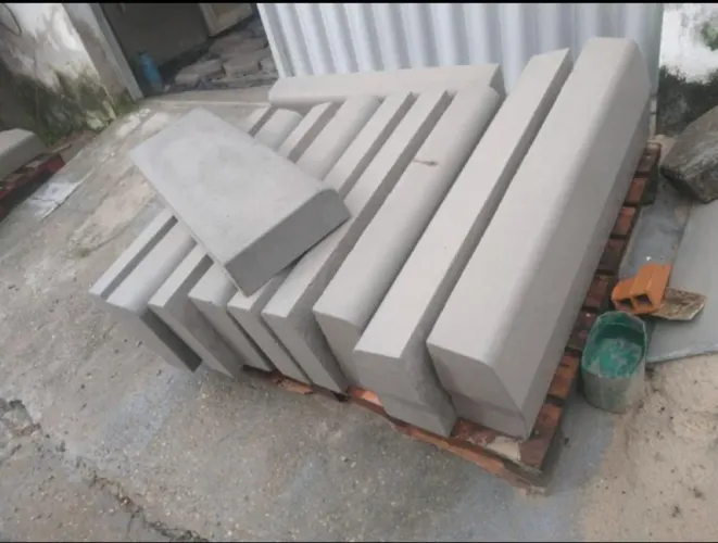Meio fio e concregrama.