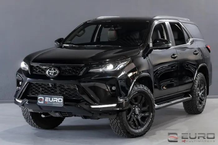 Toyota Hilux SW4 SRX Plat. 4X4 2.8 TB Die. Aut. 2024