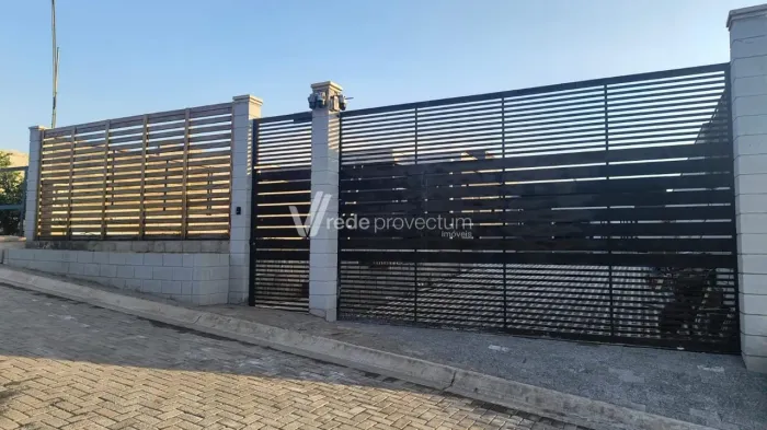Casa disponível para venda em condomínio fechado no bairro Campo Grande, em Campinas/SP