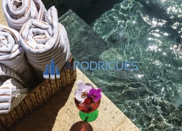 MANSÃO DE LUXO EM PRAIA DO FORTE: 10 Quartos, 10 Suítes, 10 Salas, 12 Banheiros, 10 Vagas