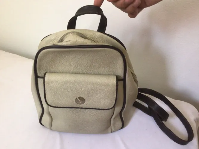 Mochila Feminina Bege com Detalhes em Marrom