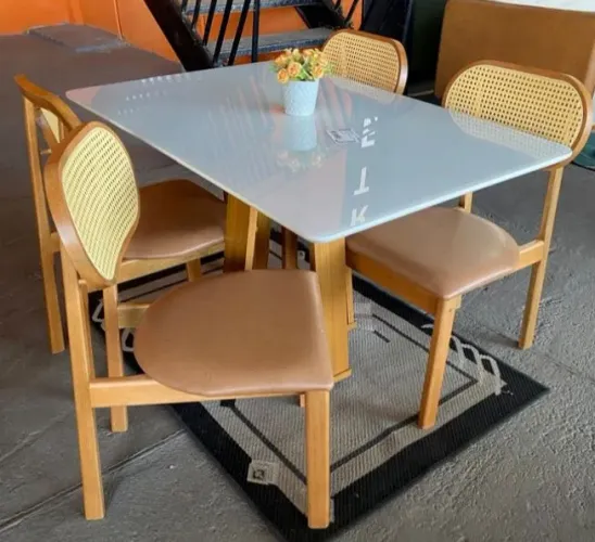 Mesa de jantar Letícia cadeiras Joice
