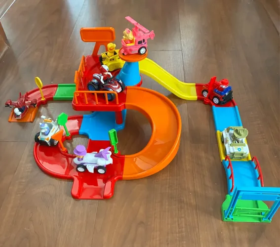Pista Patrulha Canina com 10 personagens