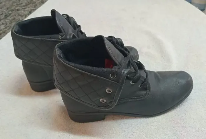 BOTA PRETA, TAMANHO 35