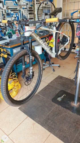 Bike Caloi Elite Carbon Racing tamanho 17