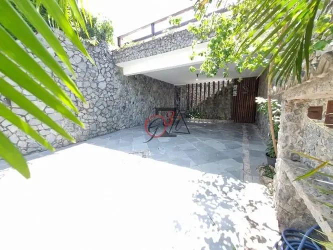 Casa com 3 dormitórios para alugar, 260 m² por R$ 7.700,00/mês - Vila Verde - Itapevi/SP