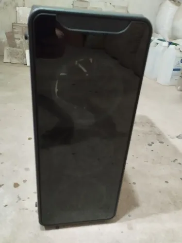 GABINETE GAMER (puro) - Lateral em acrílico.