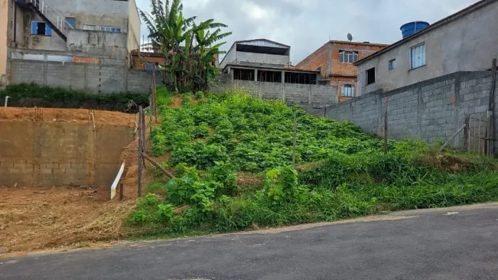 Vende-se terreno 200m²