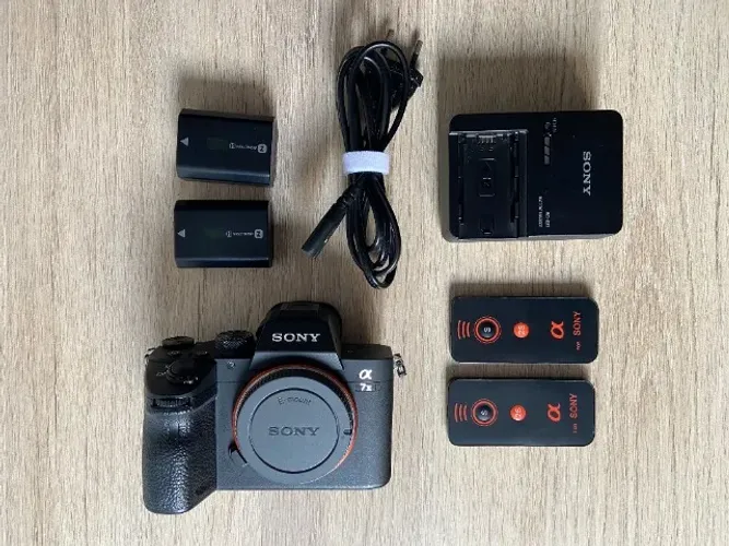 Sony A7III + FE 28-70 mm + Godox V860ii s