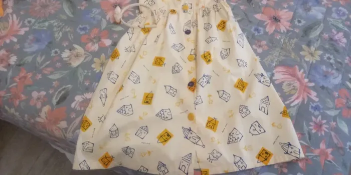 Vestido marca Pouca Idade, tamanho 10 anos, em tecido 100% algodão estampado