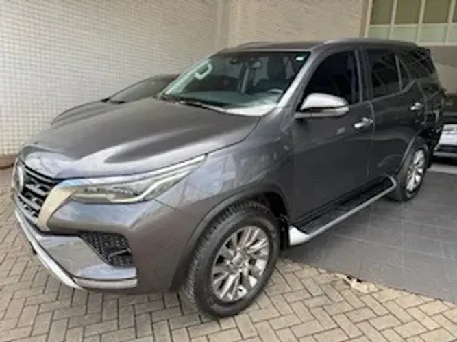 Toyota Hilux SW4 SRX 4X4 2.8 TDI 16V Dies. Aut. 2023