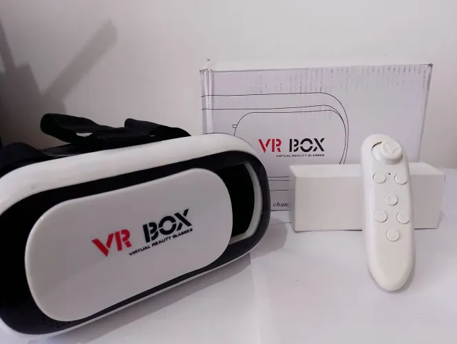 VR Box - Óculos de Realidade Virtual + Controle