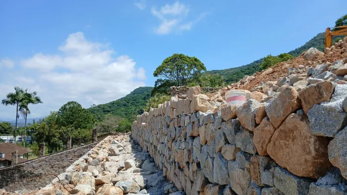 Muros de pedras de contenção 