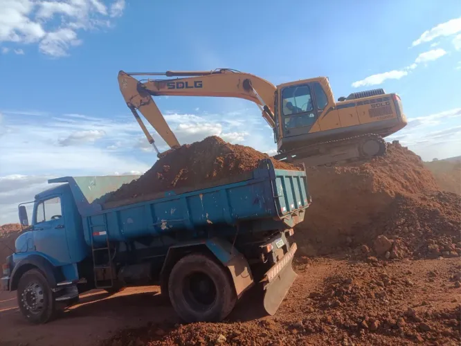 Terra para construção - Frete Grátis!