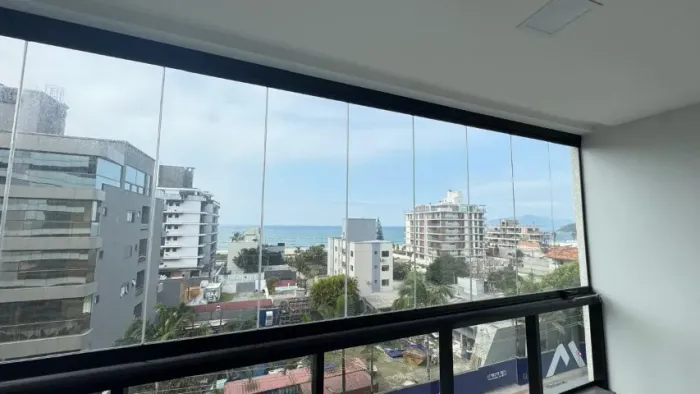Locação Anual - Apartamento Semi - Mobiliado com 2 suítes e 2 vagas- Praia Brava