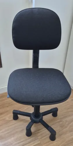 Cadeira Costureira - excelente estado