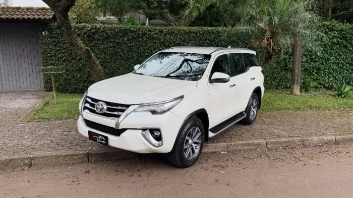 Toyota Hilux SW4 SRX 4X4 2.8 TDI 16V Dies. Aut. 2018