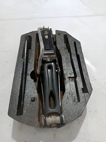Kit Macaco Chave De Roda E Isopor Peugeot 307 308 408 C4
